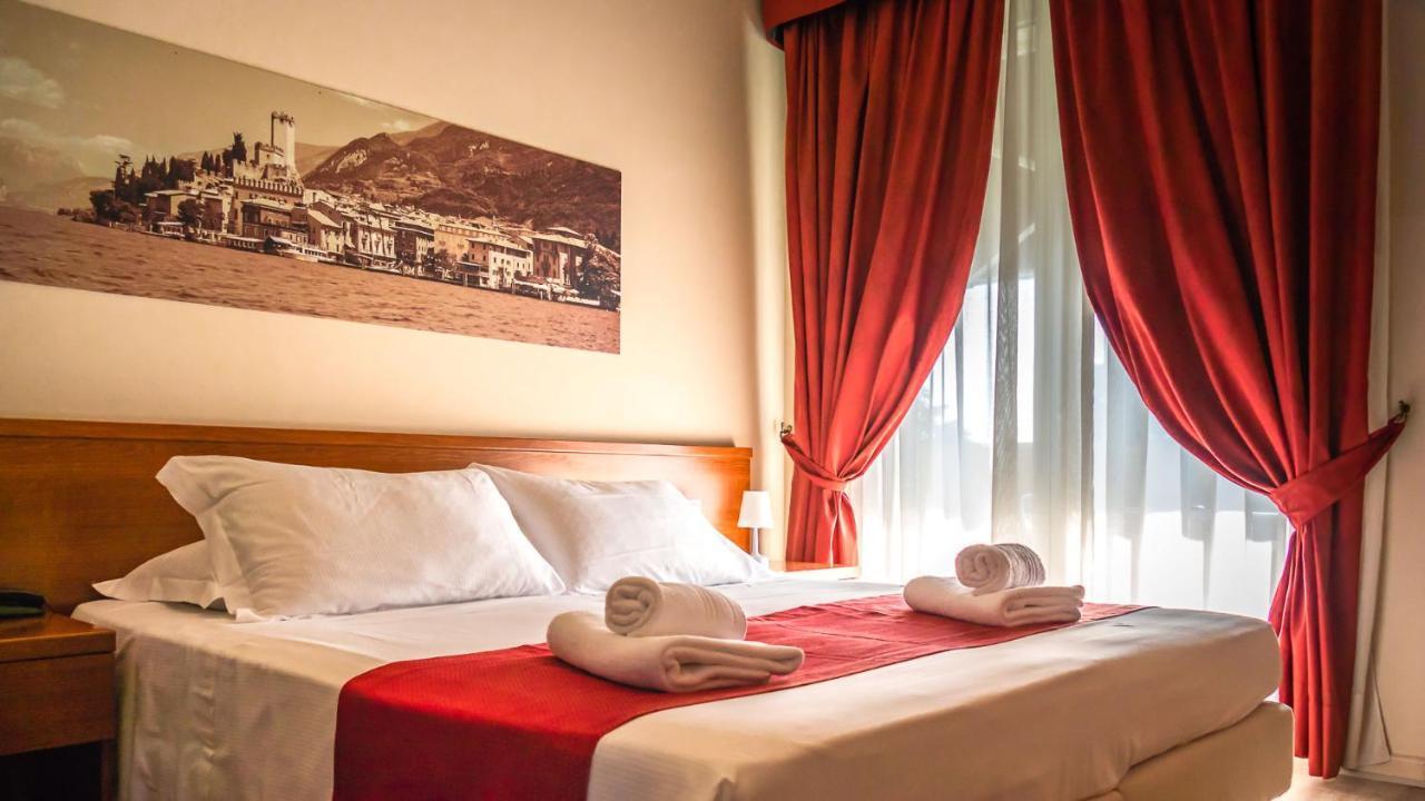 Hotel Venezia Park - Enjoy Holiday Castelnuovo del Garda Εξωτερικό φωτογραφία