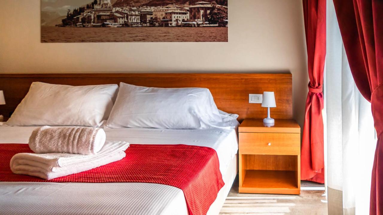Hotel Venezia Park - Enjoy Holiday Castelnuovo del Garda Εξωτερικό φωτογραφία